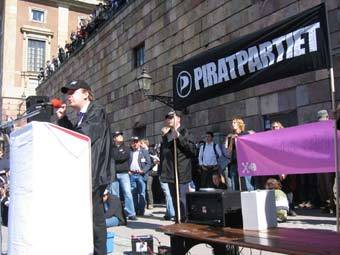   ,   PirateWatch.blogspot.com