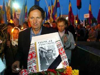       ,   Reuters, 2003  