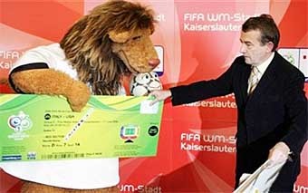   ()          .  AFP