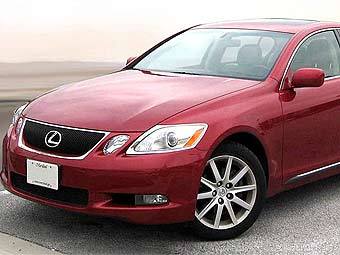 Lexus GS-300.   IFCAR   wikipedia.org