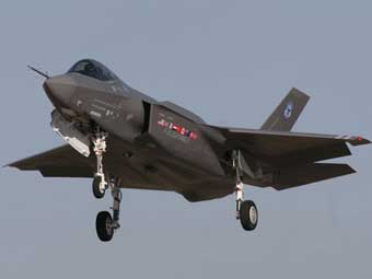 F-35 Lightning II.    www.defenseindustrydaily.com