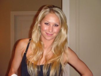  .    kournikova.com