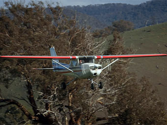 Cessna 150.   Fir0002   wikipedia.org