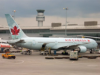  Air Canada.    airliners.net