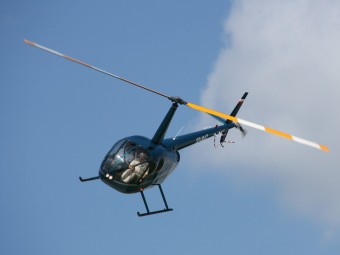 Robinson R44.  Marek Slusarczyk (Tupungato)    commons.wikimedia.org