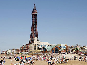  .    holidaysblackpool.com