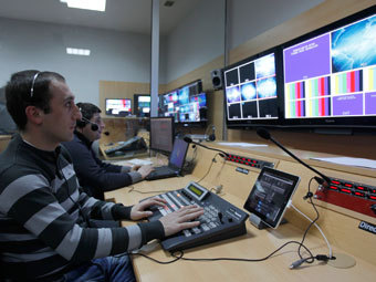  Reuters
